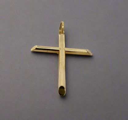 Bottom of pendant with scratches on gold
