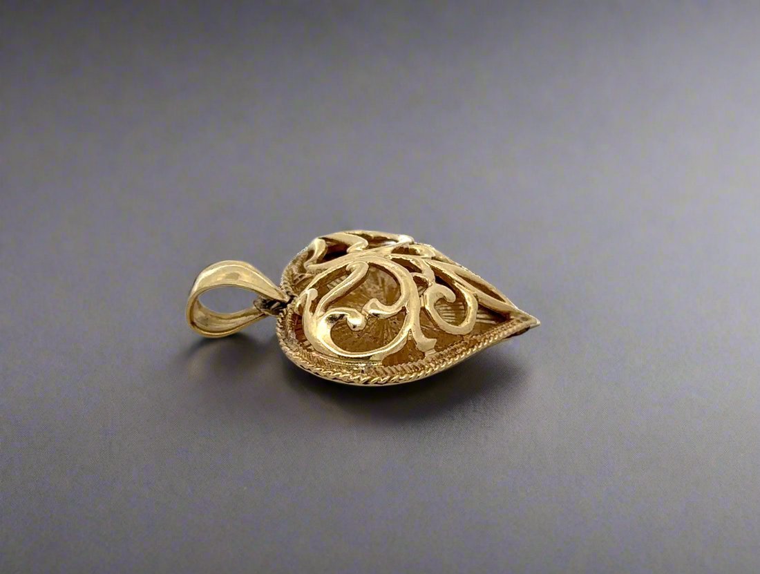 Side of pendant