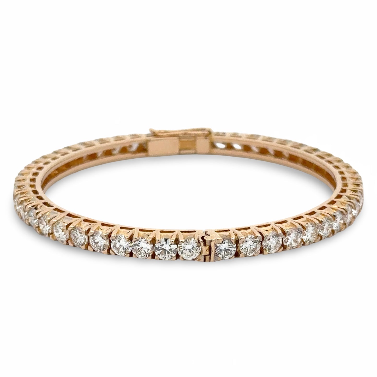 Diamond tennis bangle bracelet with round diamonds