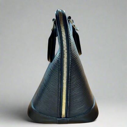Side of bag- top is out of shape.