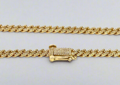 Box clasp with safety lock and diamonds on the clasp