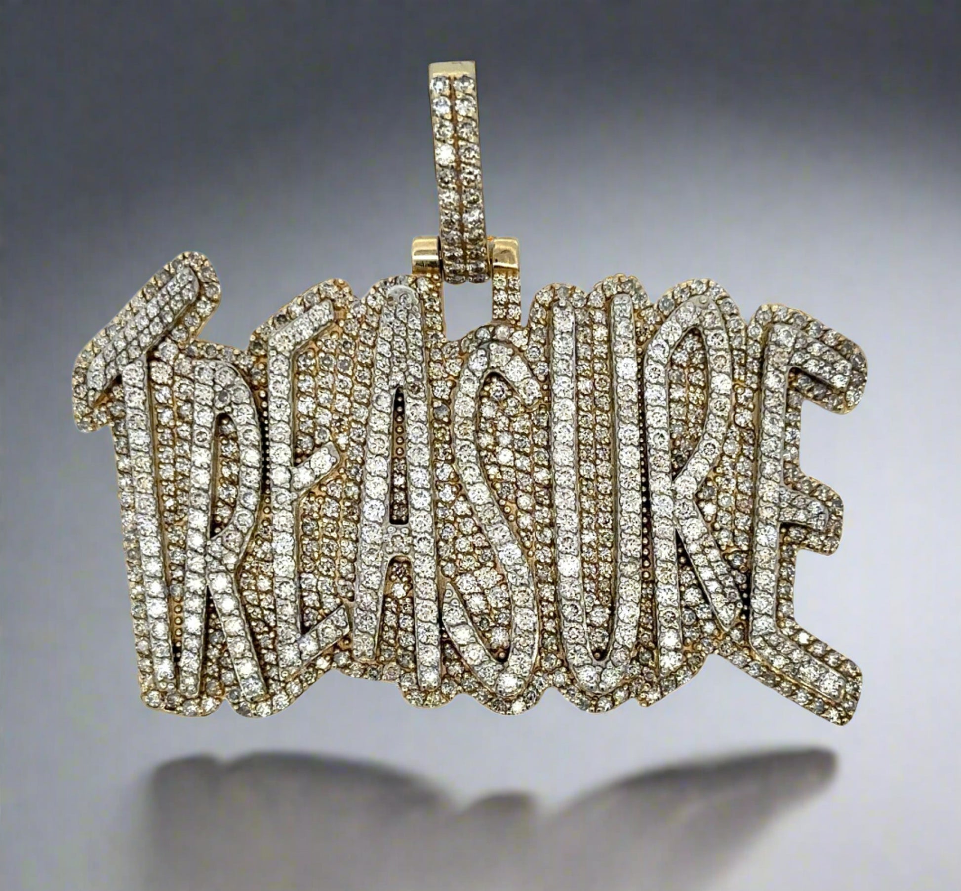 Front of diamond Treasure pendant