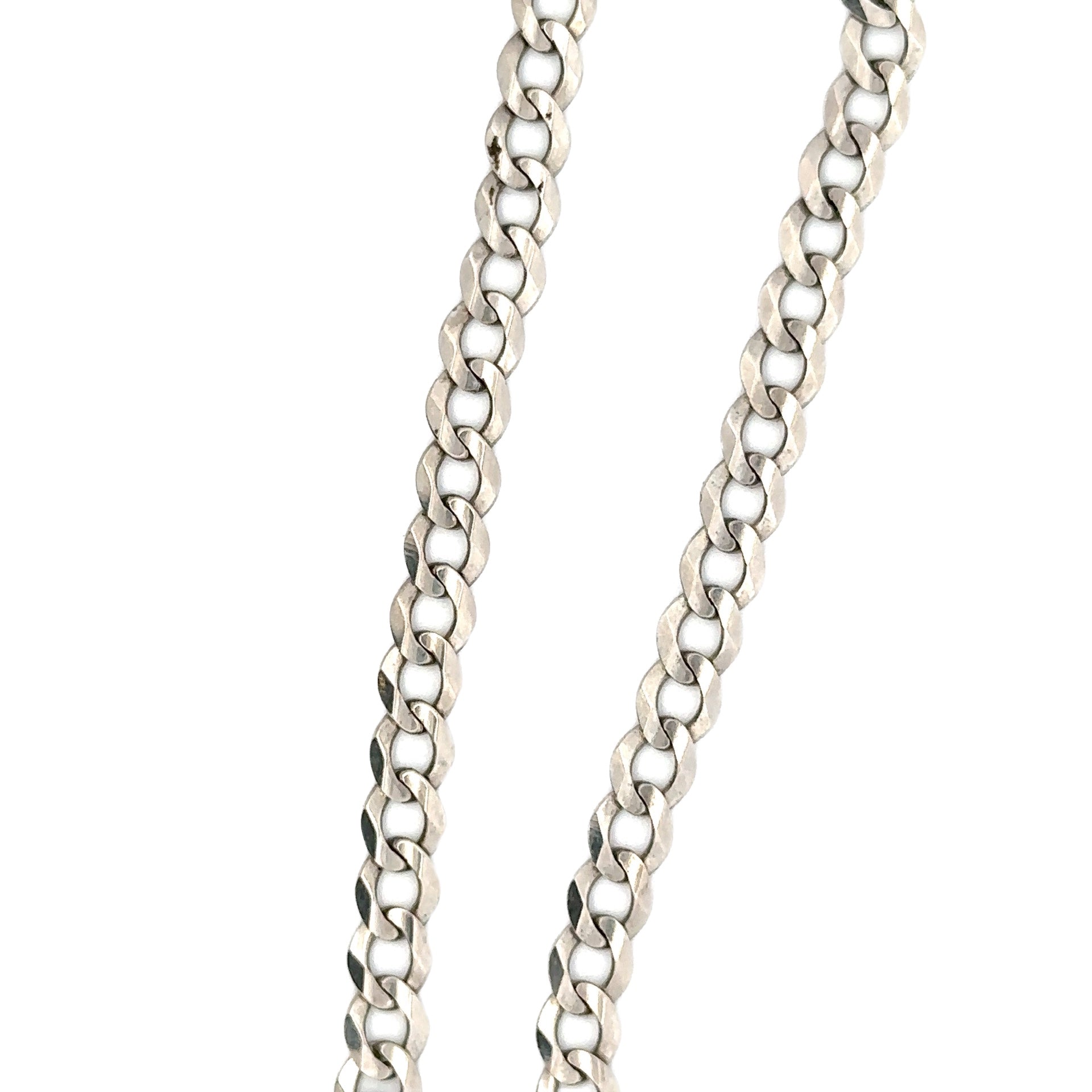 Close up 14K White Gold Link Chain