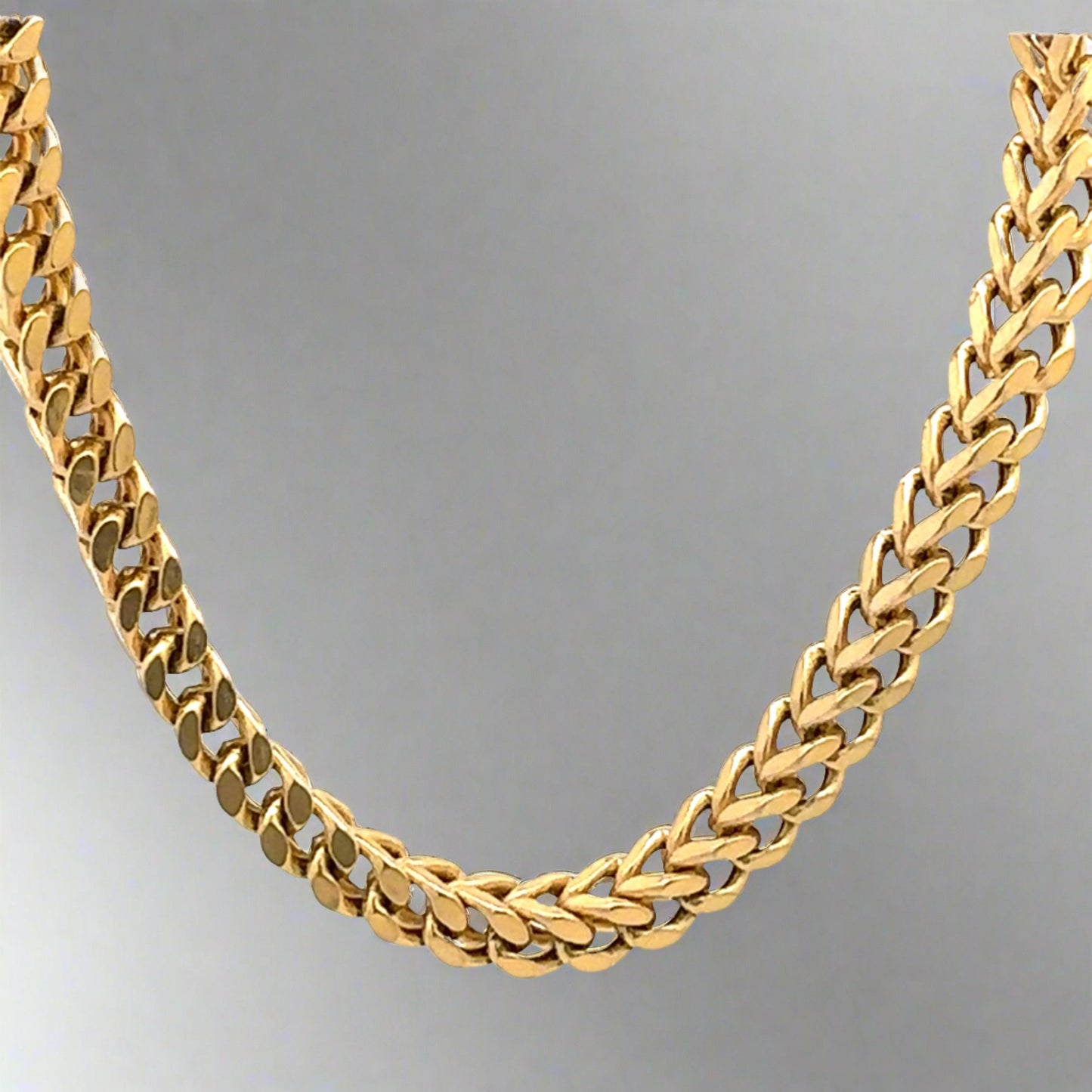 Hanging square yellow gold franco chain