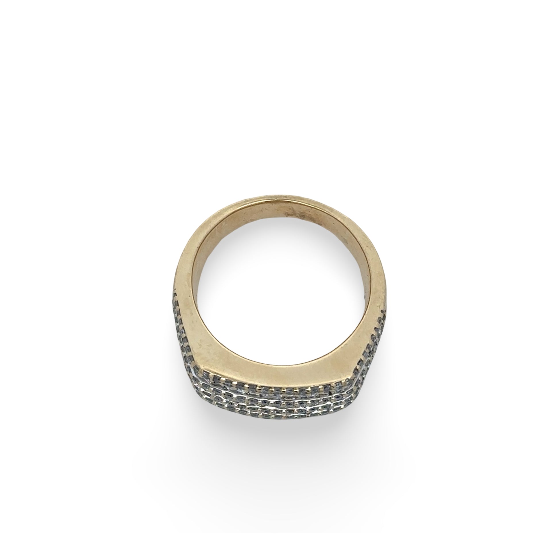 Top of yellow gold ring