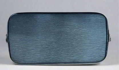 Bottom of textured black bag