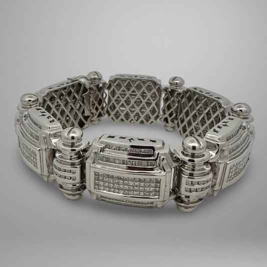 Diamond bracelet in white gold with princess-cut, baguette, and round diamonds