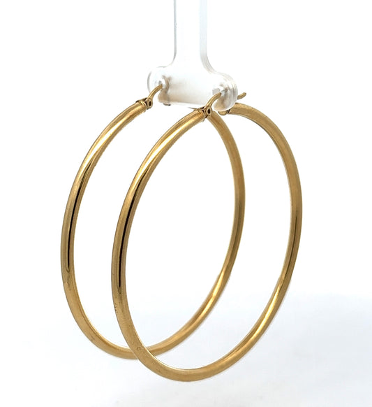 360 video of yellow gold hoops with scratches on gold