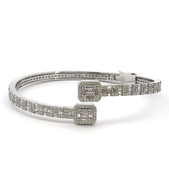 360 video of diamond bracelet