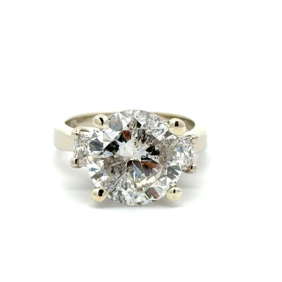 Video of 3 stone diamond ring