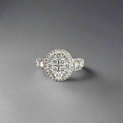 360 video of white gold diamond ring 