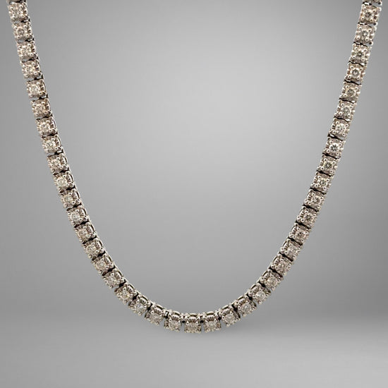 360 video of diamond tennis necklace