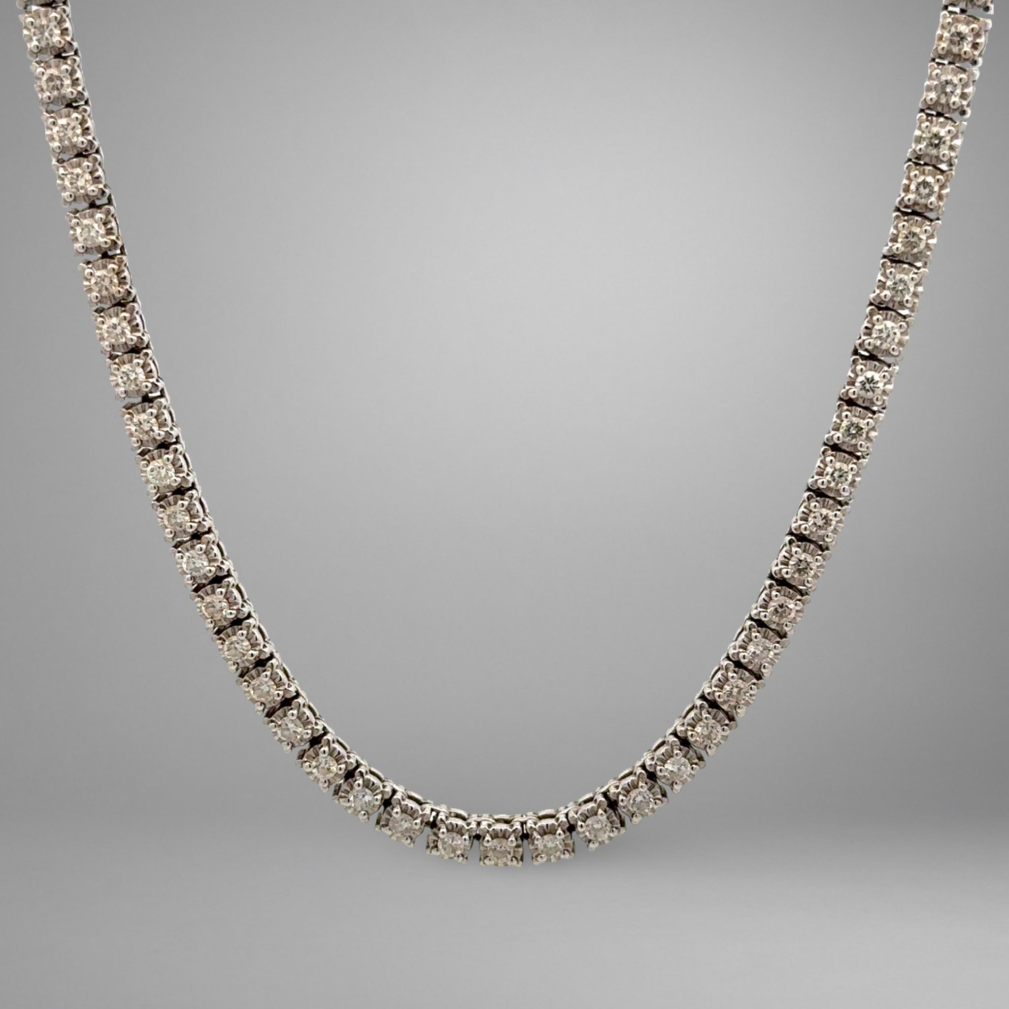 360 video of diamond tennis necklace