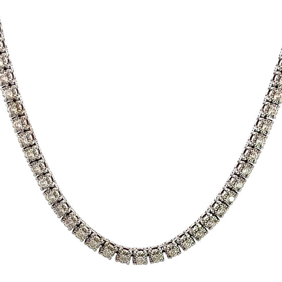 360 video of white gold diamond tennis necklace