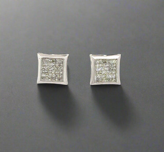 360 degree video of white gold square diamond princess-cut earrings