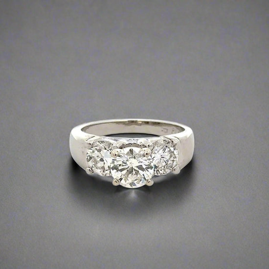 360 video of three stone diamond engagement ring in platinum