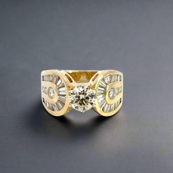 360 video of yellow gold ladies diamond ring