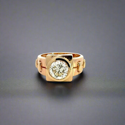 360 video of yellow gold diamond men's ring with a large 3.31 carat round brilliant diamond