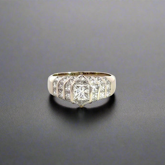 360 video of white gold ring with princess-cut diamonds