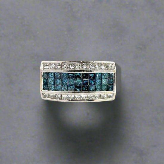 360 video of white gold diamond ring with scratches on gold